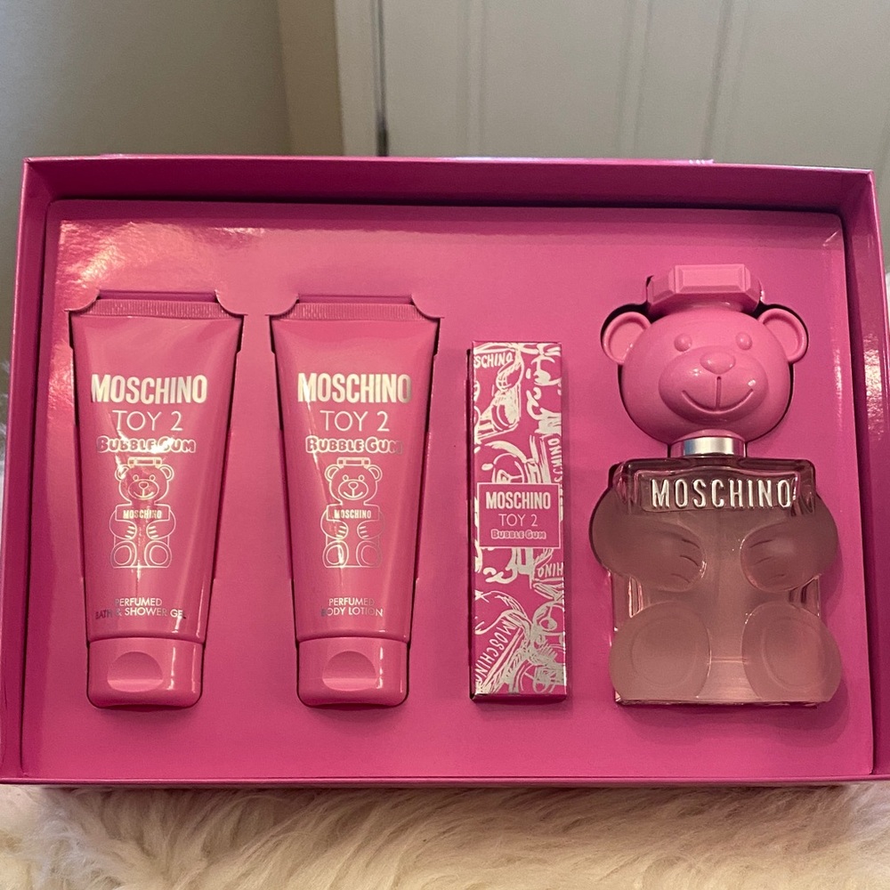 Moschino Pink Toy 2 Bubble Gum Gift Set, NIB